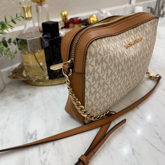 Michael Kors Jet Set Medium Logo Printed Crossbody White & - Picture 5 of 17